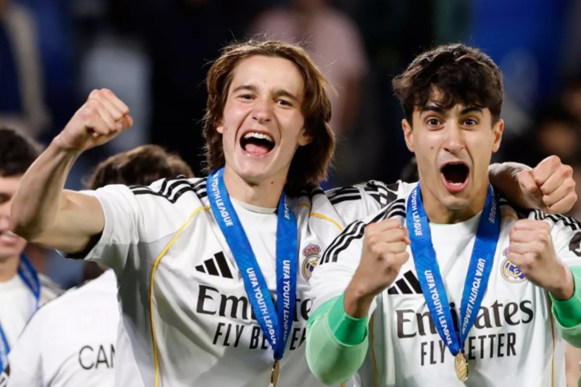 Joan Martínez, a la izquierda, celebrando junto a Javi Navarro el título de la Youth League.