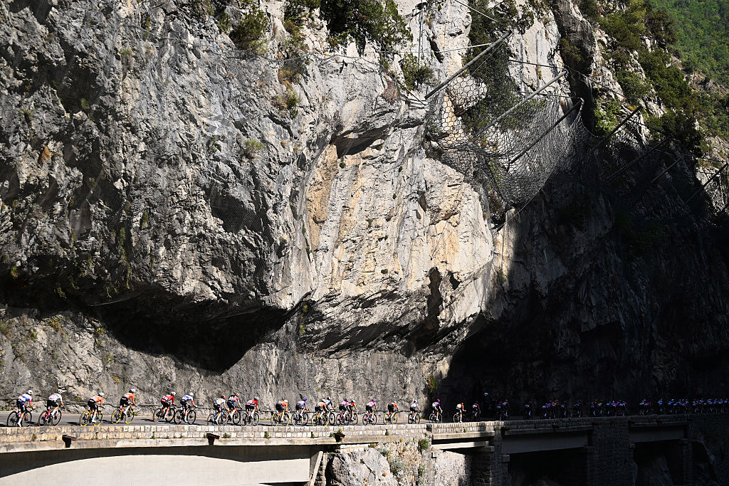 general view of the peloton competing during the 5th Tour de France Femmes 2026, Stage 8 a 171.9km stage from Sisteron to Nice