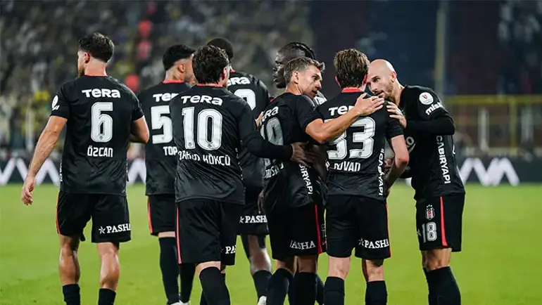 Beşiktaş derbi zaferi sonrası yeni hedefini belirledi Gözler zirvede