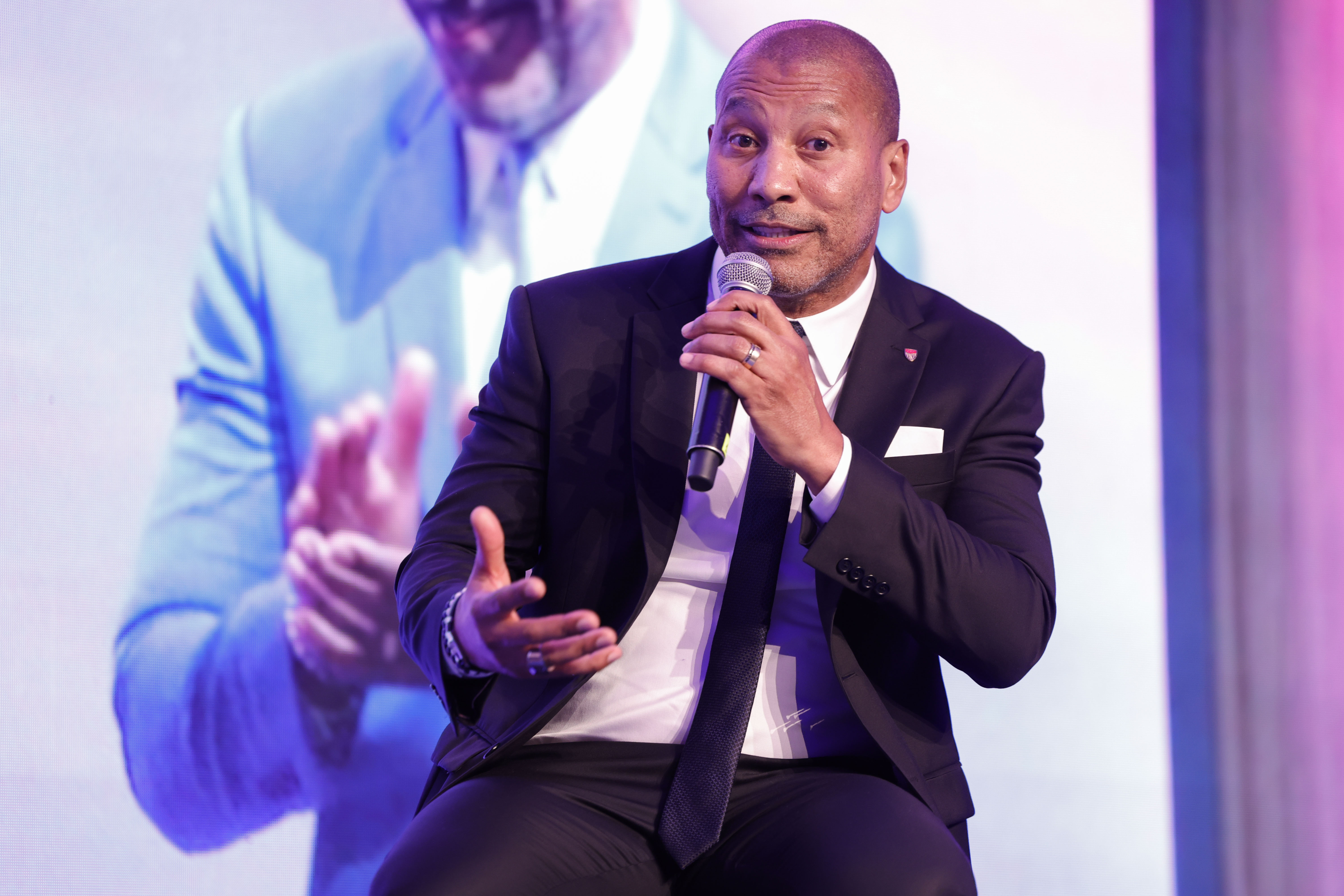 Mauro Silva durante la gala de presentación de la nueva temporada de la Liga F 26-27.
