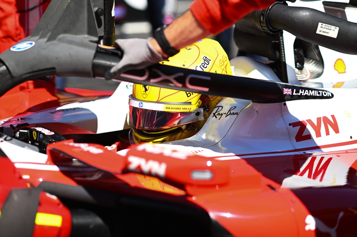 Hamilton: Ferrari’deki “kadro değişikliği” iddiaları gerçeği yansıtmıyor