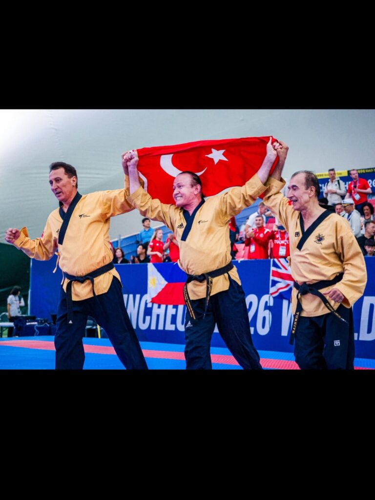 1789906528 206 2026 Dunya Taekwondo Poomsae Sampiyonasi Altin Kapanis