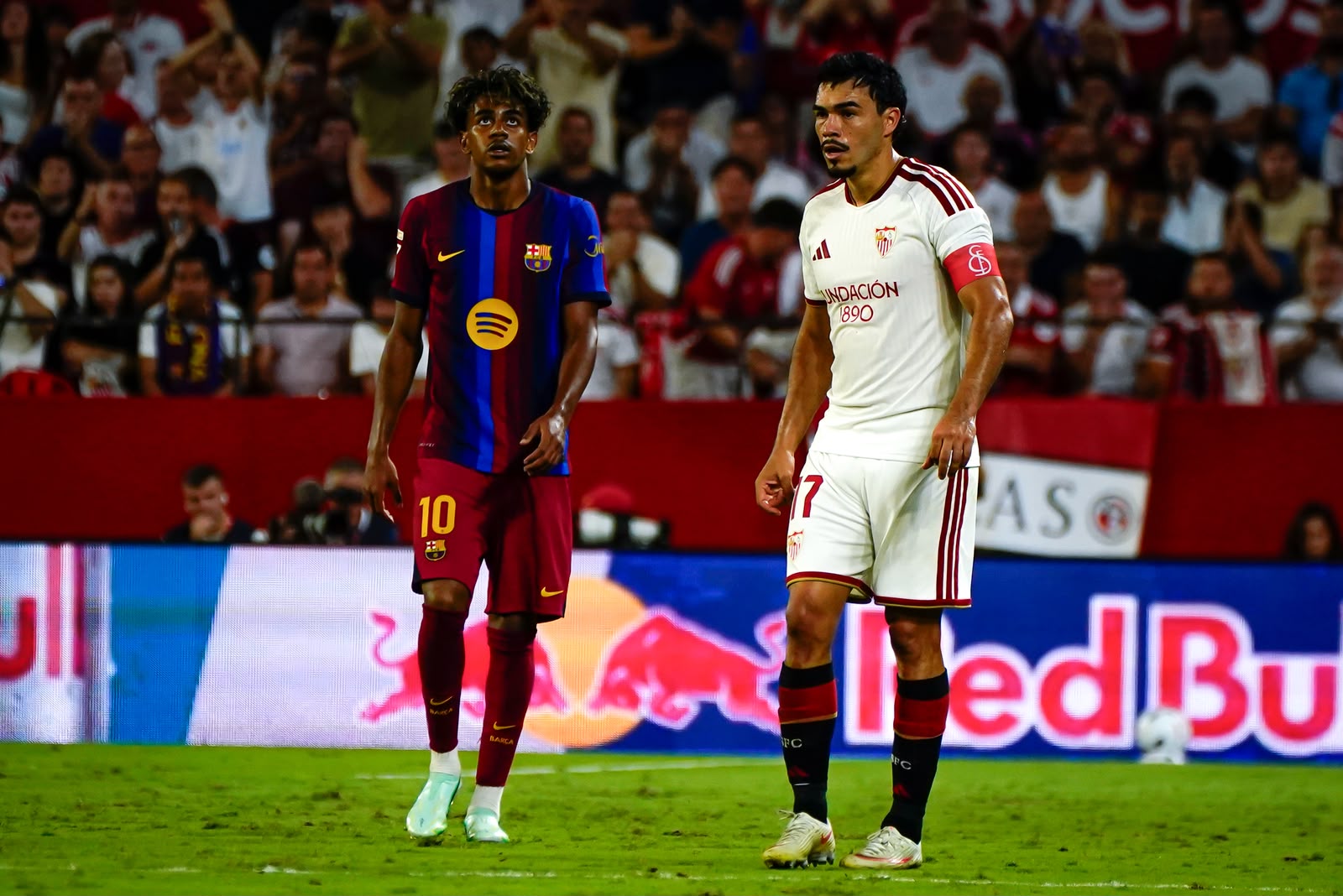 Lamine Yamal y Gabriel Suazo