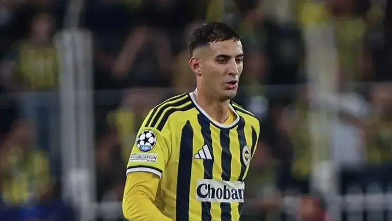 2 ay sahalardan uzak kalacak Fenerbahçenin yıldızı ameliyat oldu