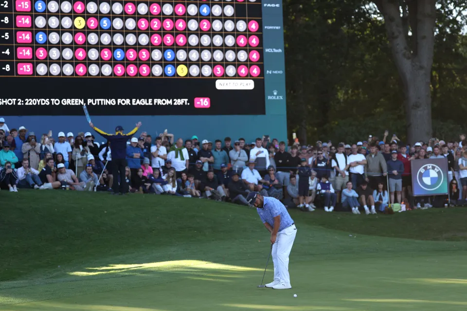 US golfer JJ Spaun putts on the 18th green on the final day of the BMW PGA Championship at Wentworth Golf Club in the town of Virginia Water in Surrey, southwest of London, on September 20, 2026.