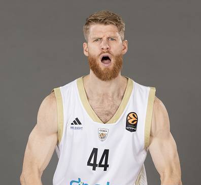 Thomas Walkup, en la sesión oficial de fotos del Dubai Basketball.