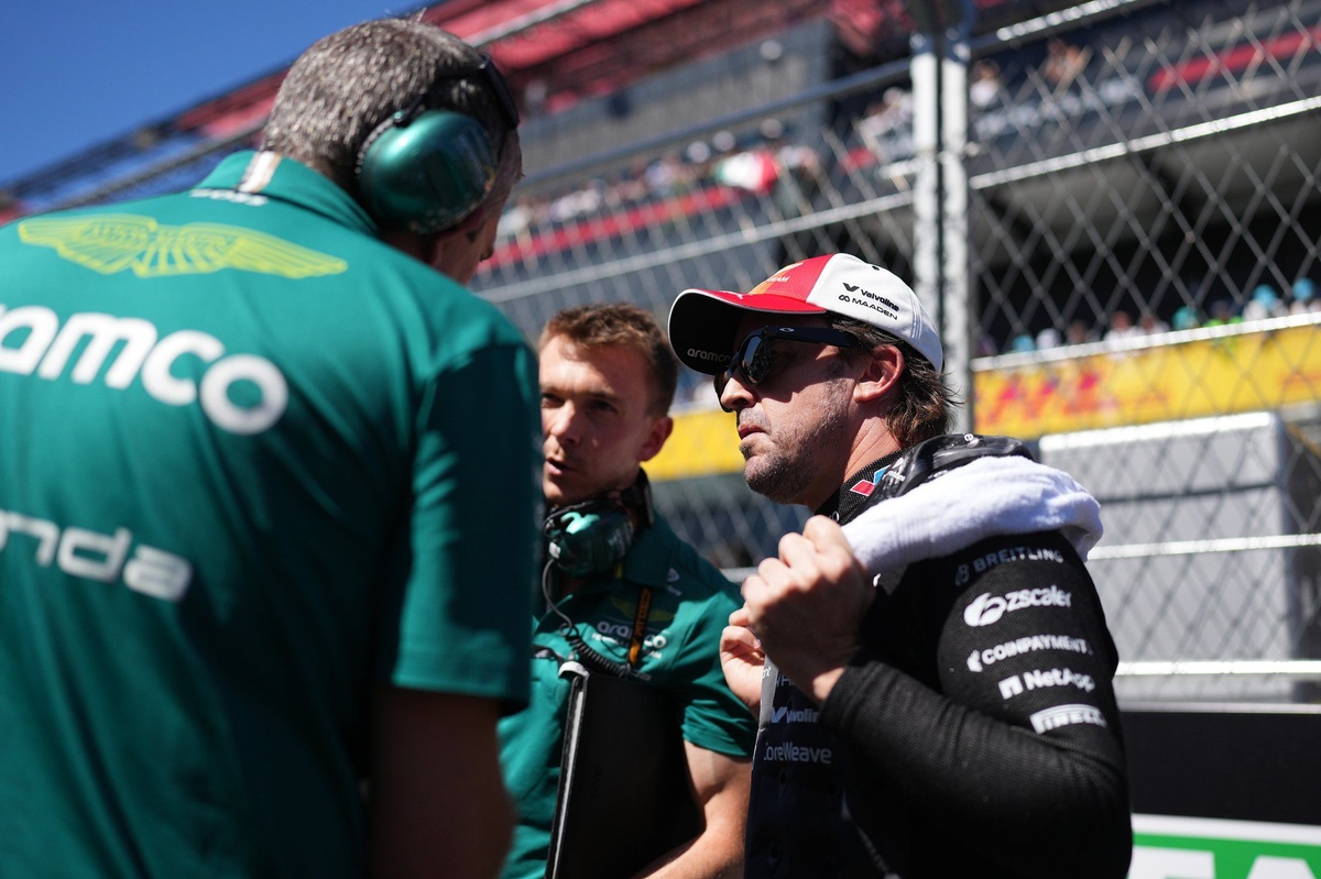 Fernando Alonso: Kurallar sürüş keyfini yok etti, Max ile daha net konuşuyoruz
