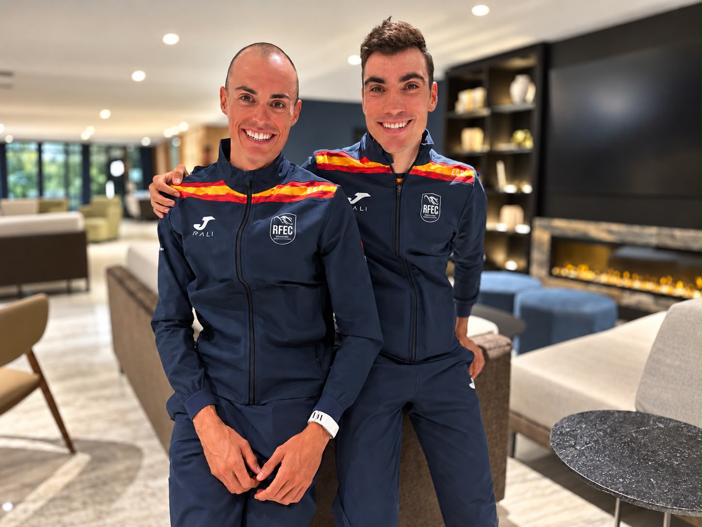 Mas, con Ayuso posando para MARCA en Canadá.
