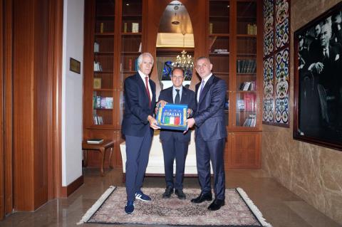 1790607623 286 Turkiye Italya Resmi Mac Yemegi Duzenlendi