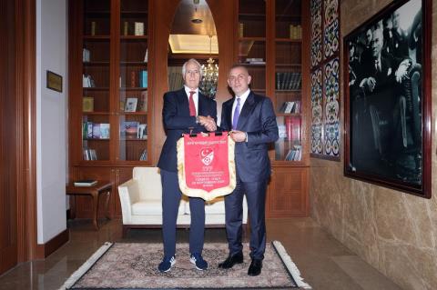 1790607623 982 Turkiye Italya Resmi Mac Yemegi Duzenlendi