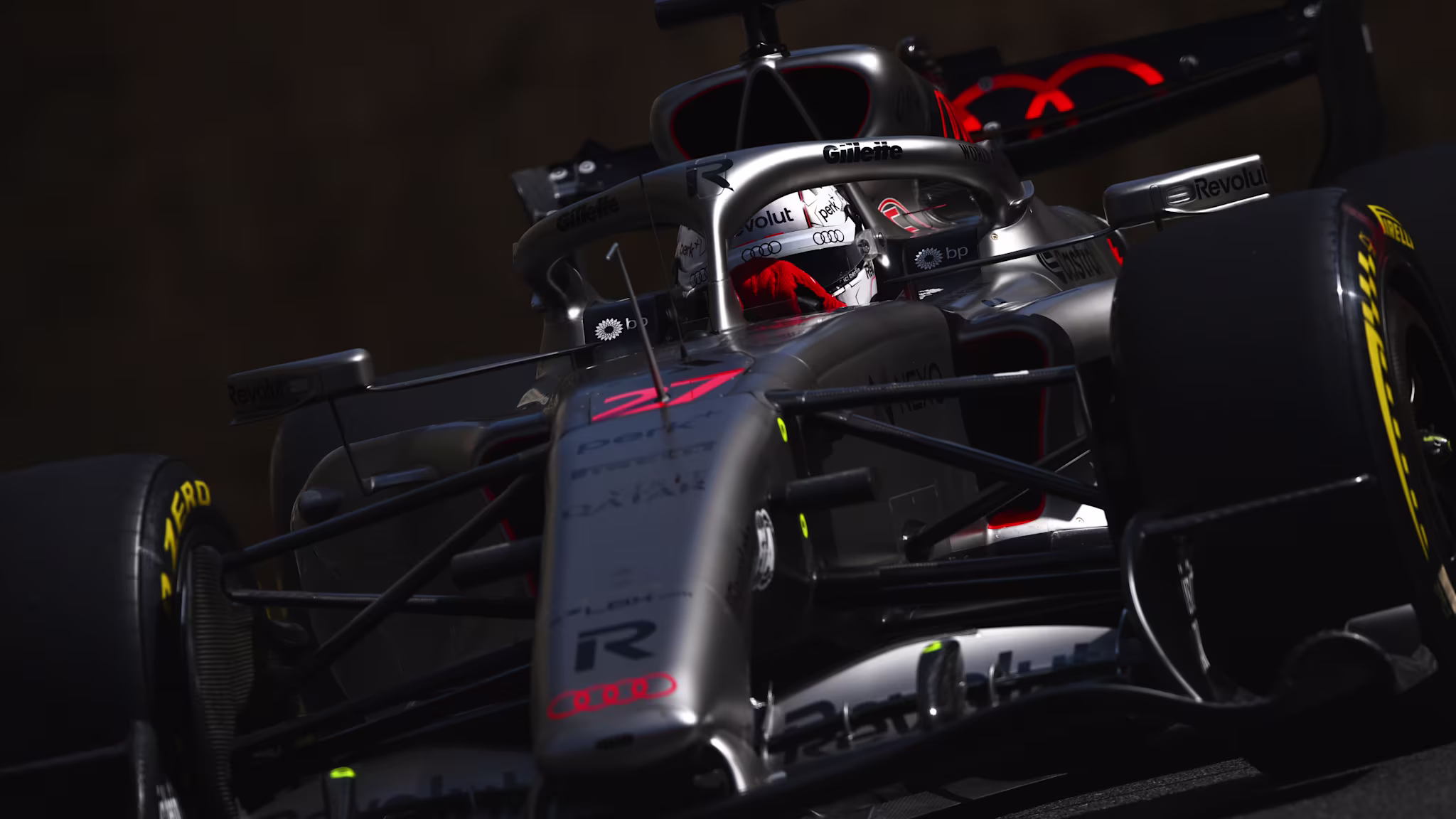 Mercedes Bakü’de zirvede: Russell’dan ezici pole pozisyonu