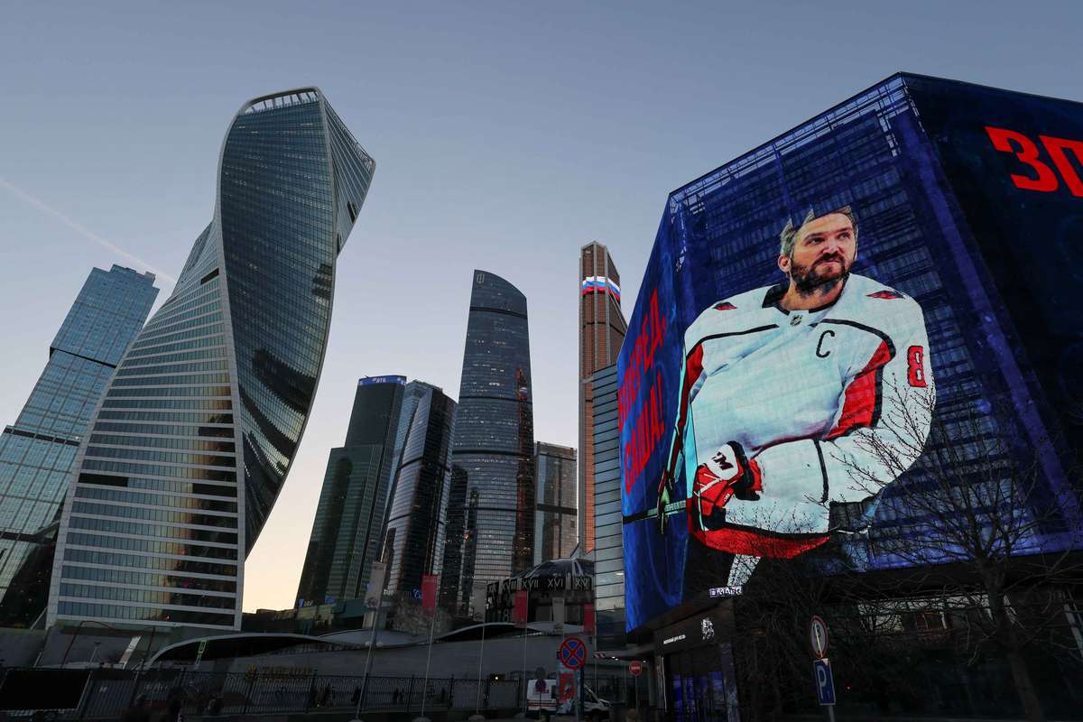 Alexander Ovechkin siyasi reklam kararını savundu: “Ülkemi destekliyorum”