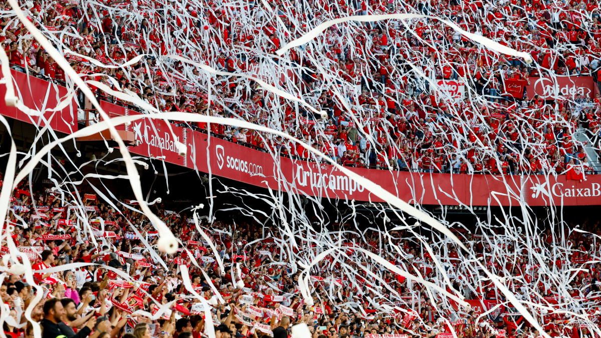 Sevilla, García Plaza ile tribünleri yeniden ateşledi