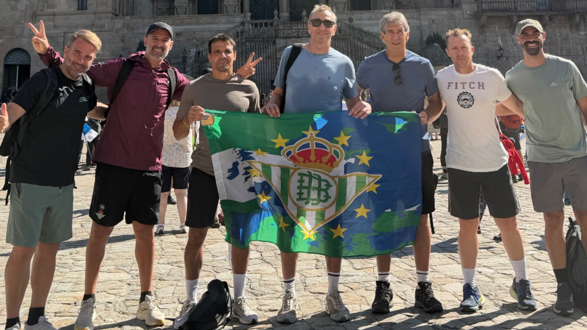 Manuel Pellegrini ve ekibinden Şampiyonlar Ligi kutlaması: Santiago yolunda 40 kilometre