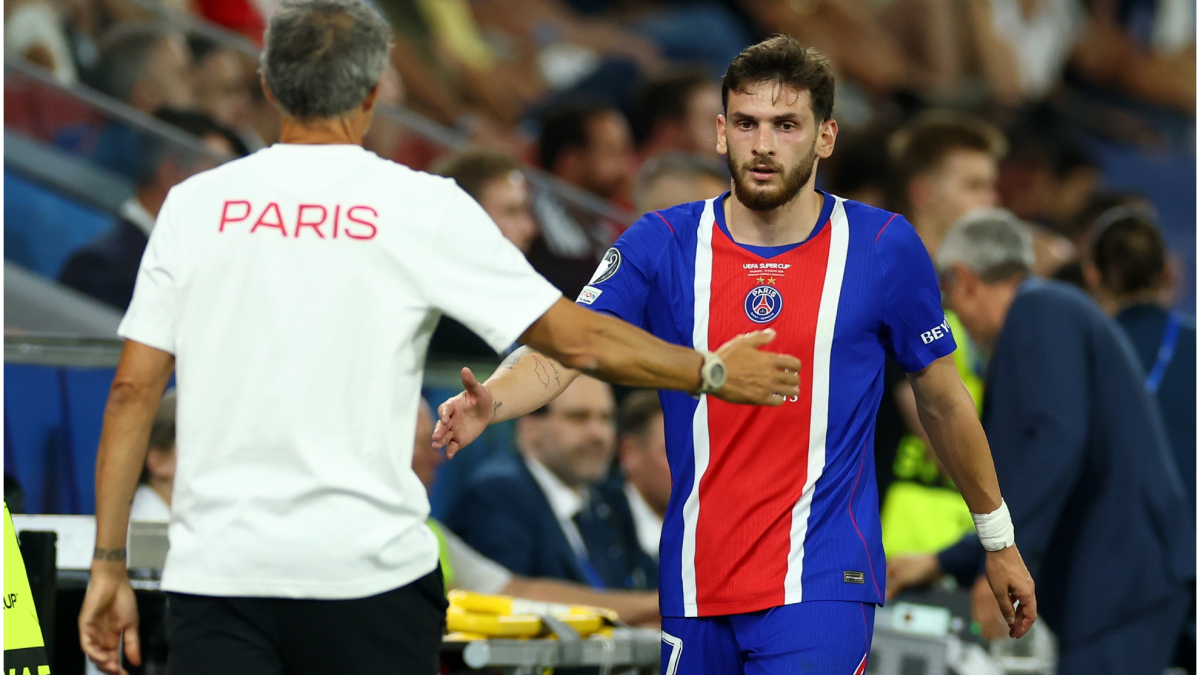 Kvaratskhelia: Luis Enrique ile öğrendiklerimle bugün bile teknik direktör olabilirim