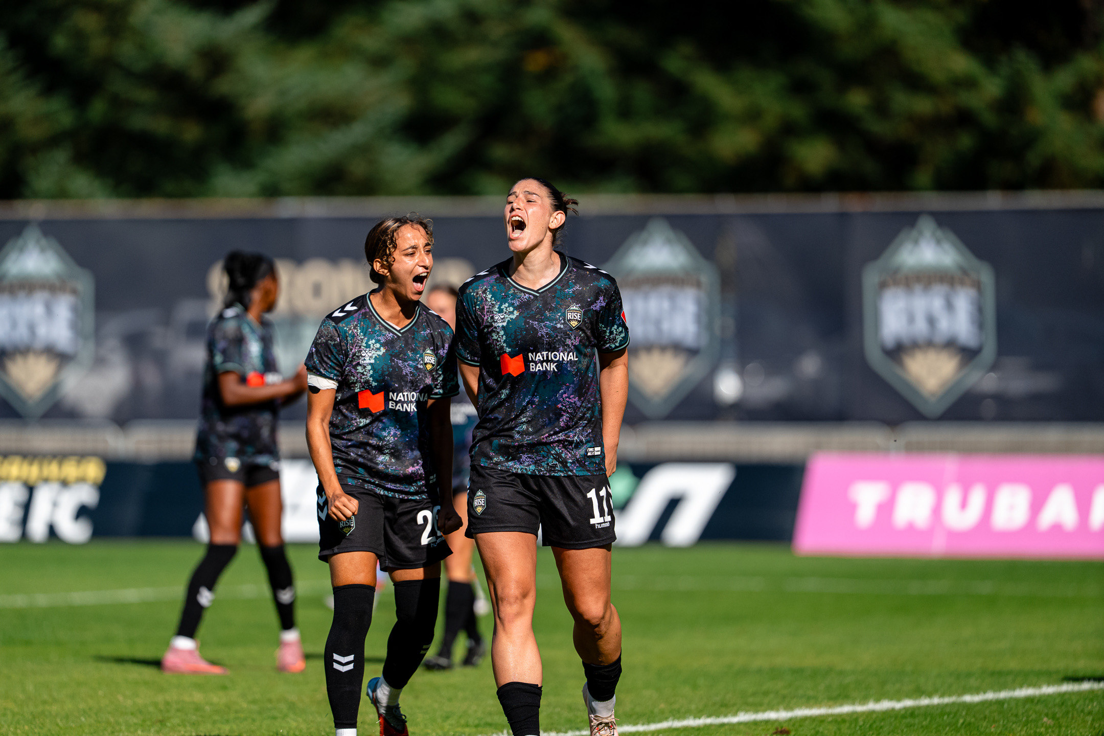 Ottawa zirveye döndü: Kuzey Süper Lig’de play-off yarışı kızıştı