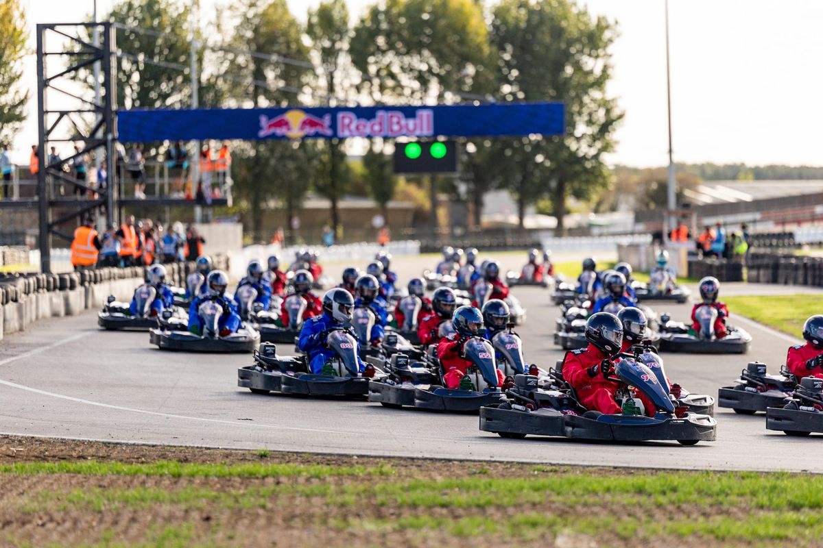 Max Verstappen, 100 Kart Pilotunu Geriden Gelerek Geçti
