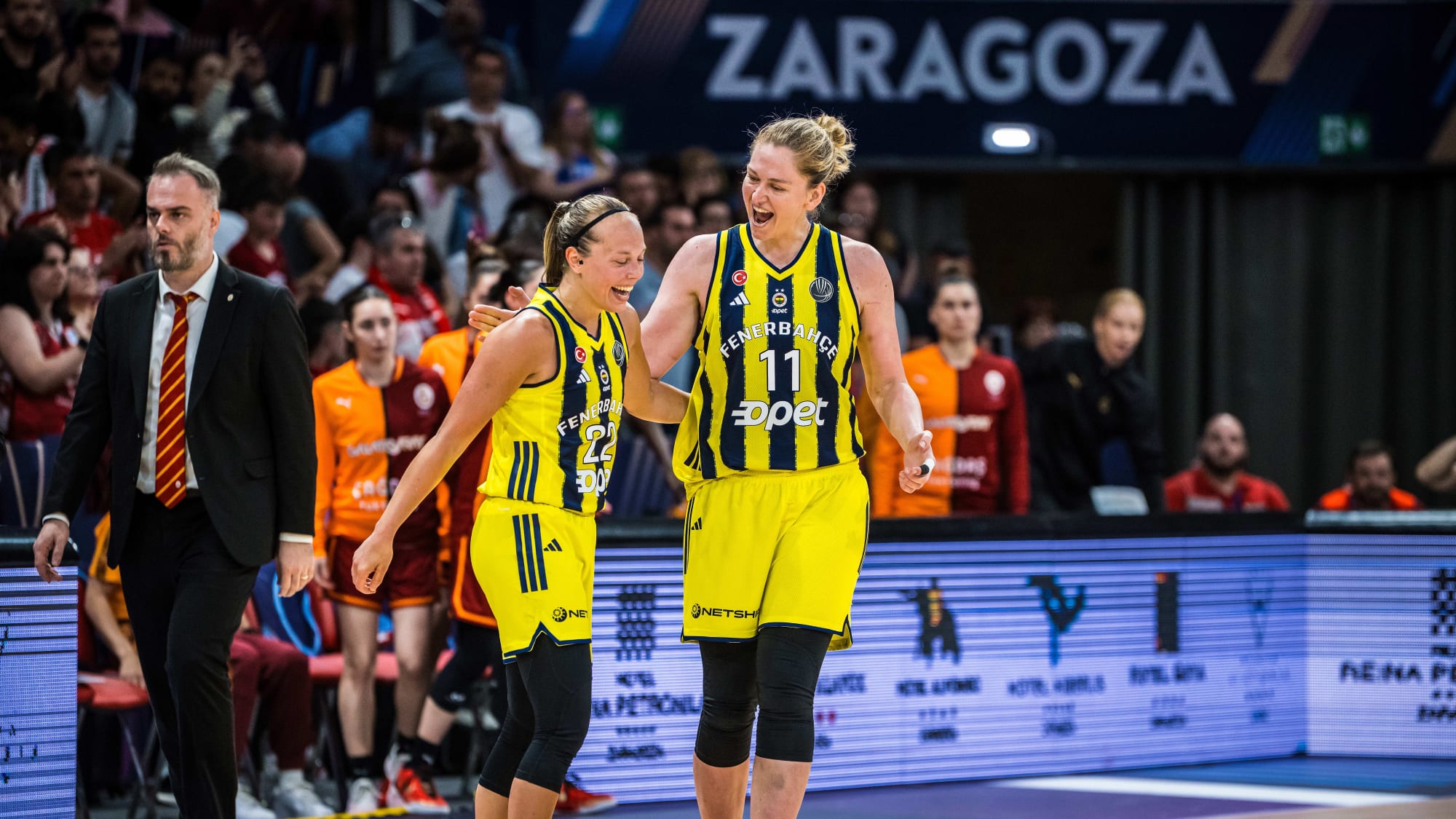 Fenerbahce Opet Avrupa zirvesindeki yerini korudu