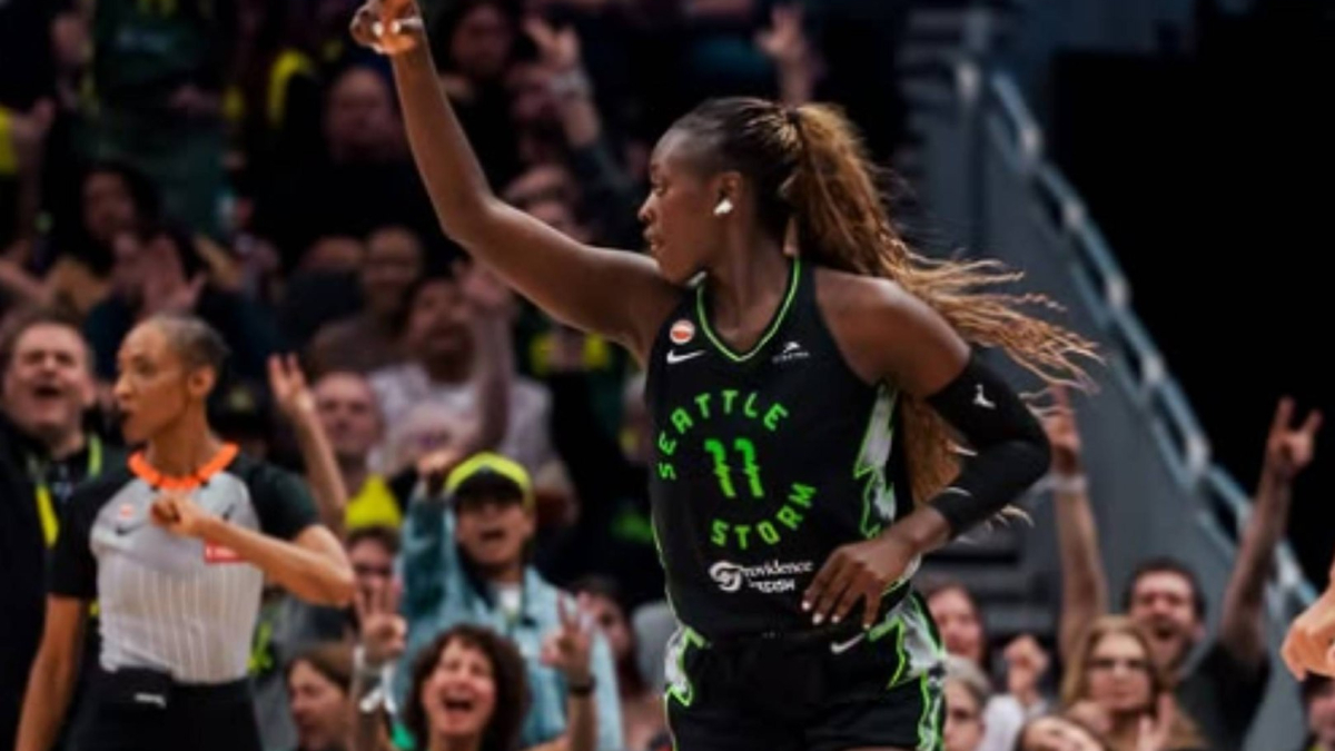 Awa Fam: WNBA parkesinde 22 sayılık rekor ve 4 üçlük