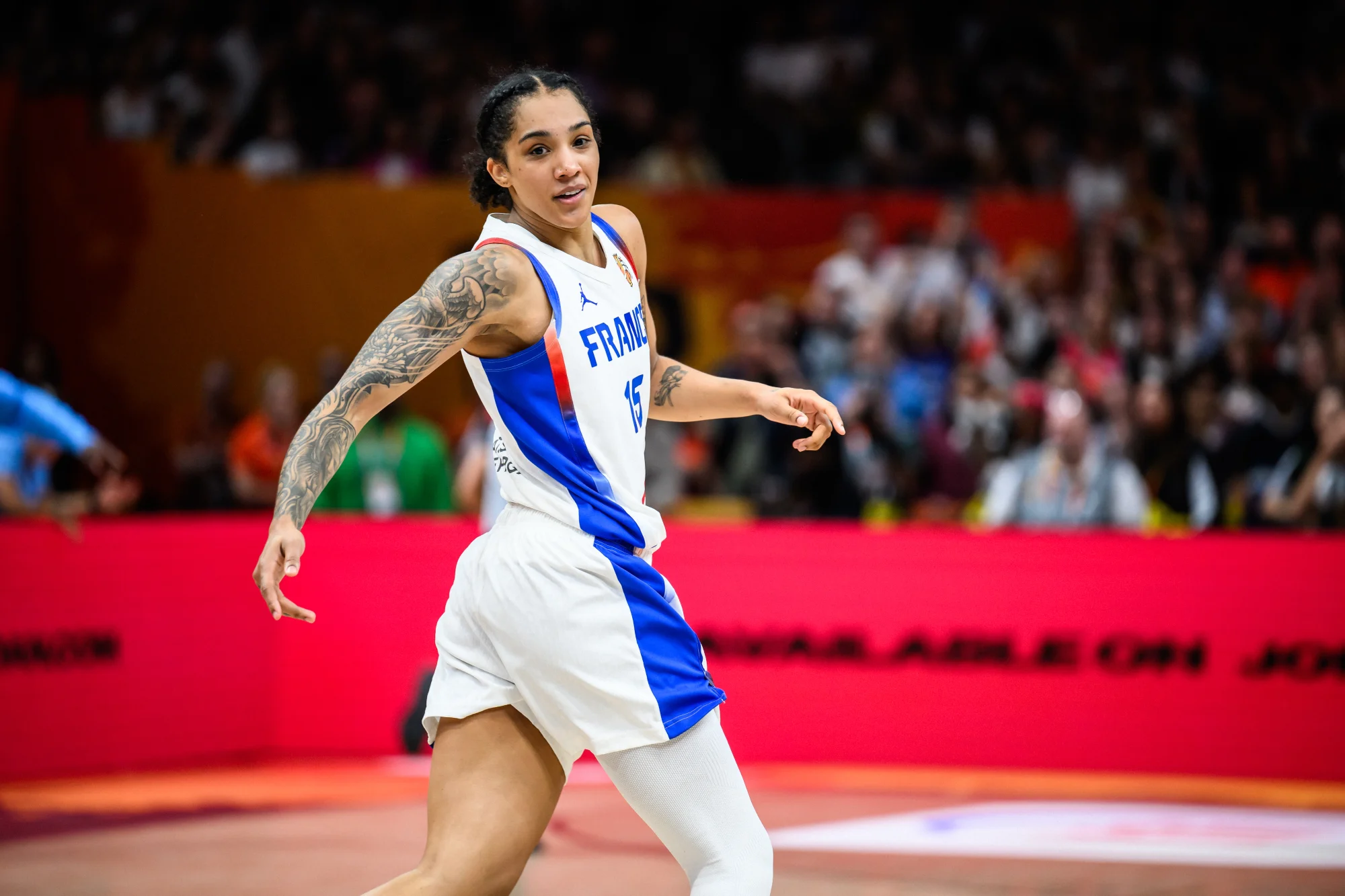 Gabby Williams gösterisi Fransa’yı tarihi finale taşıdı