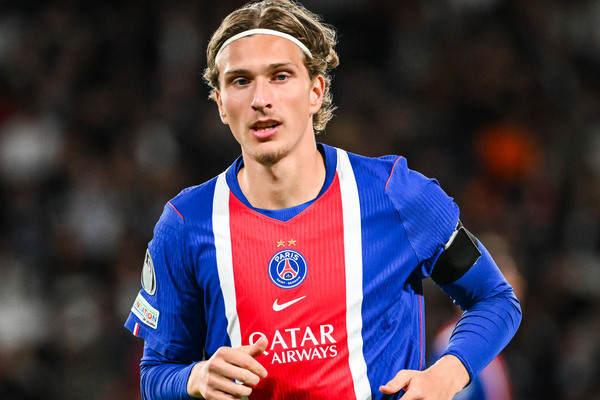 Mika Godts için PSG’de sabır mesajı: Sessiz başlangıca rağmen panik yok