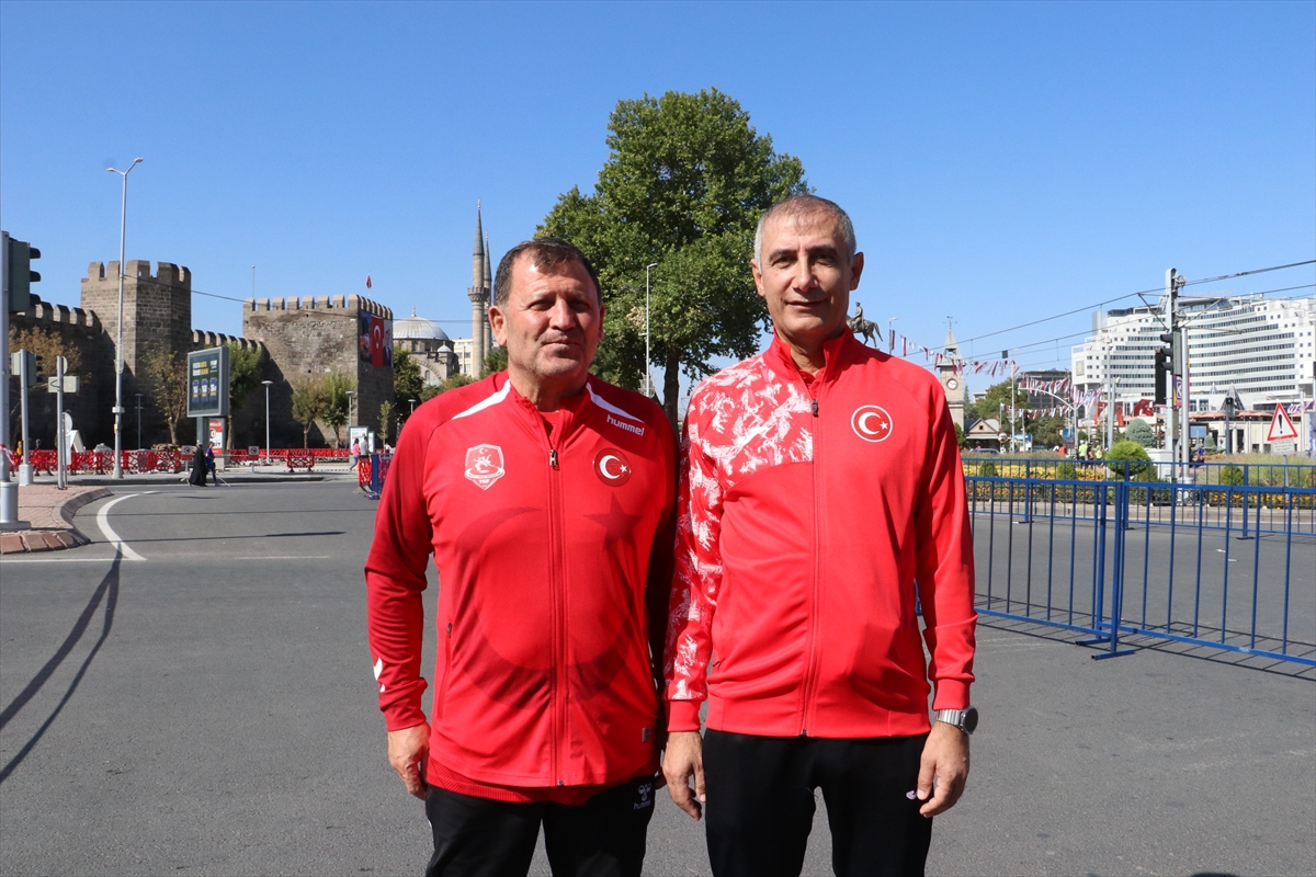 Ahmet Karadağ: Atletizmde kota fazlası madalya beklentisini artırdı