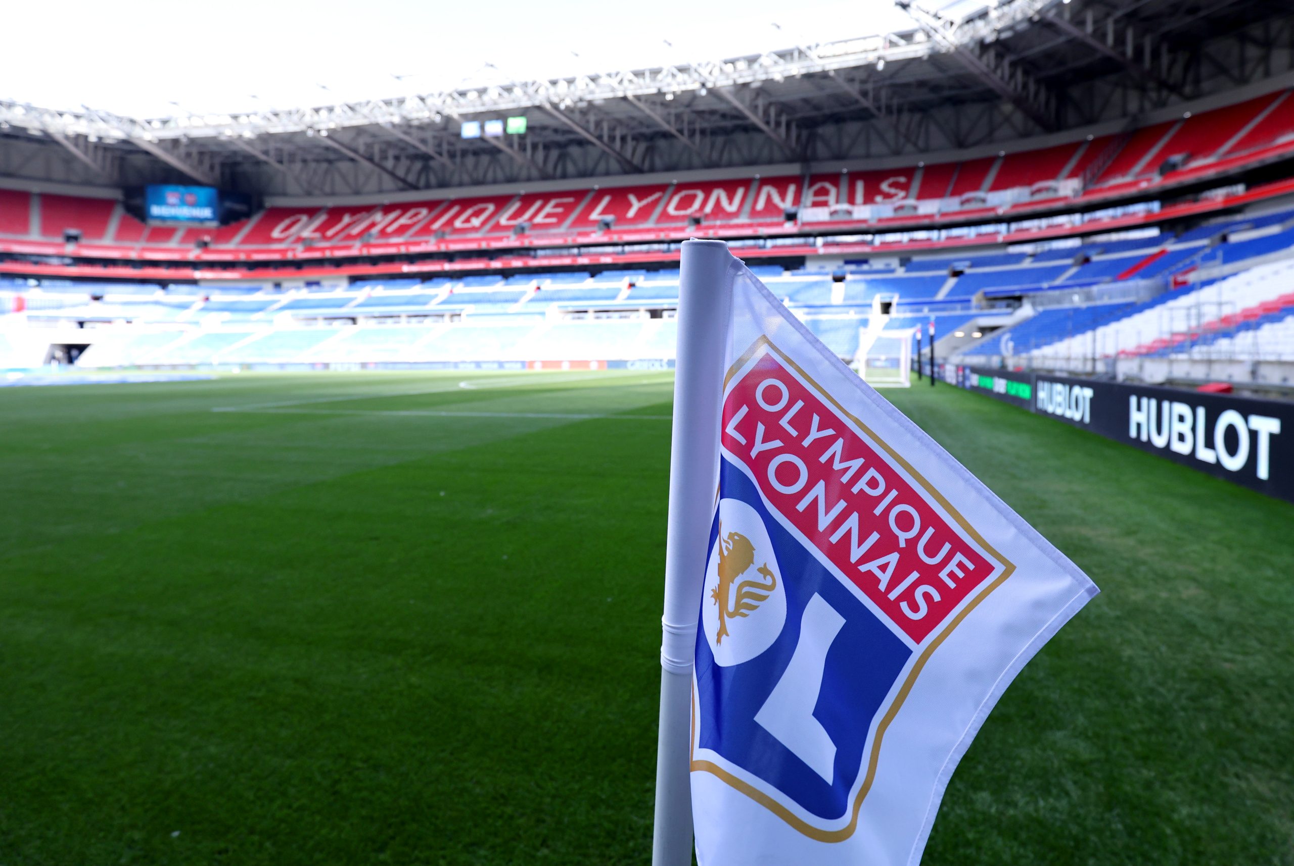 OL Lyonnes fırtınası sürüyor: Lyon’da Paralluelo’dan ilk gol, PSG’den son dakika zaferi