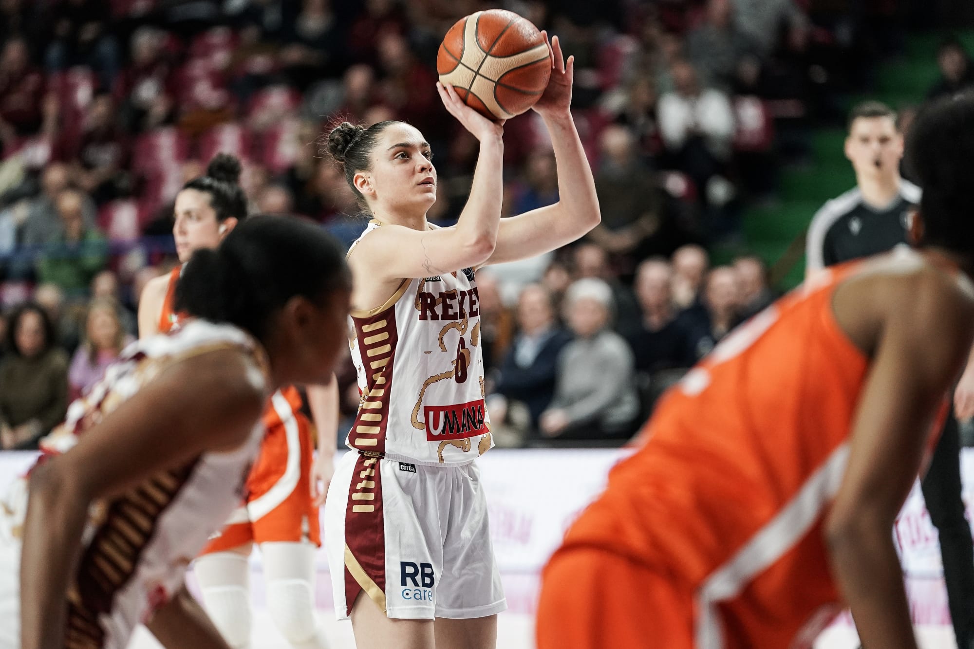 EuroLeague Kadınlar: Dört bilet için nefes kesen eleme yarışı